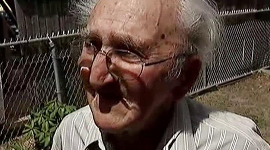 95-year-old veteran fights off would-be robber with cane