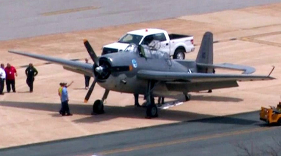 Vintage plane makes emergency landing in DC