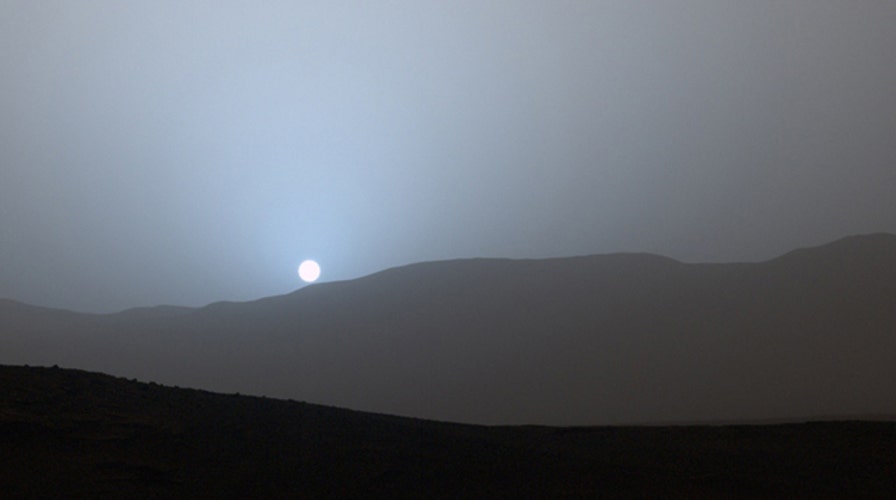 Curiosity rover captures stunning Mars sunset
