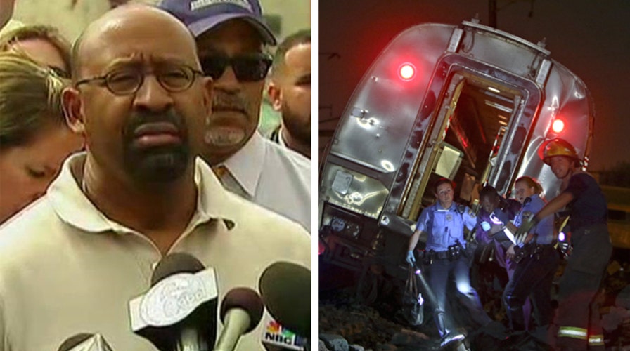 Philadelphia mayor, NTSB address media on Amtrak crash