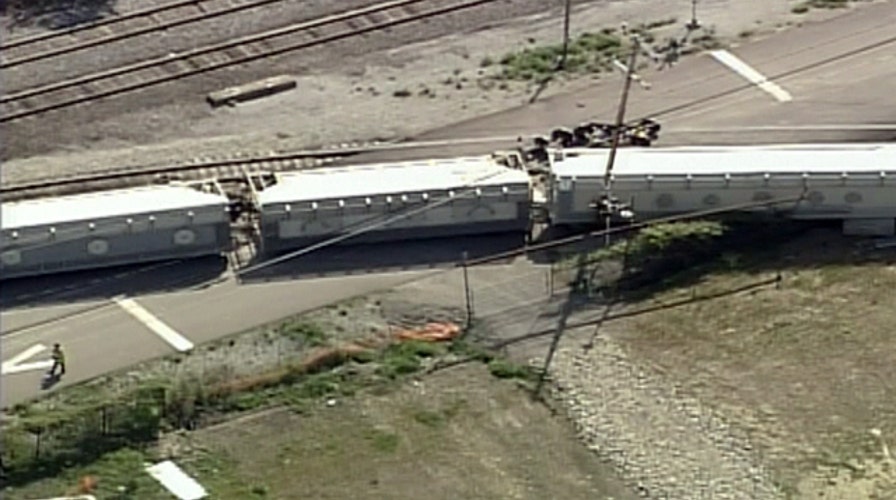 Freight train derails near Pittsburgh