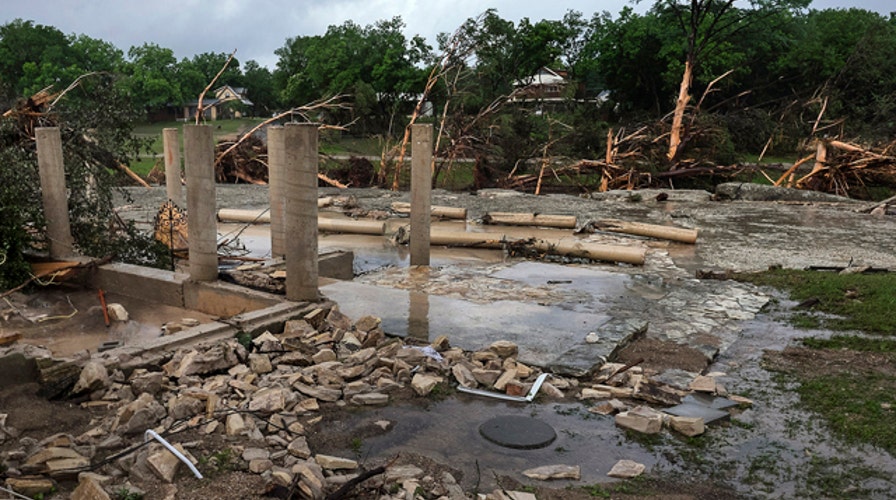 'Devastating' storm leaves at least 4 dead in Texas 