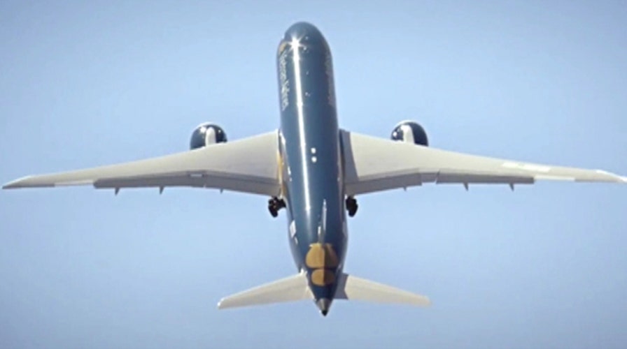 Boeing 787 Dreamliner performs near-vertical takeoff