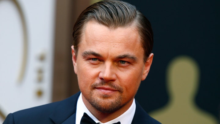 Report: Leo DiCaprio leads sing-along