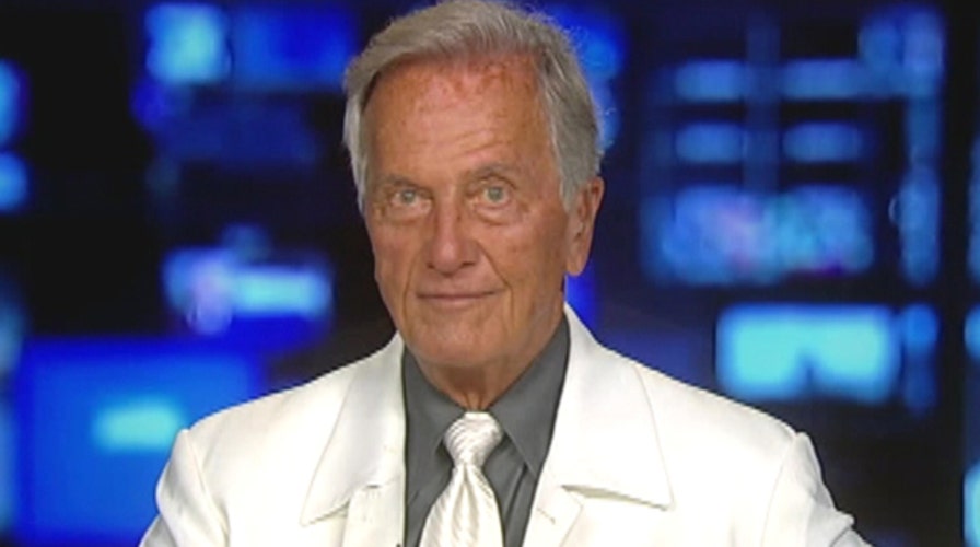 Who does Pat Boone want in 2016?
