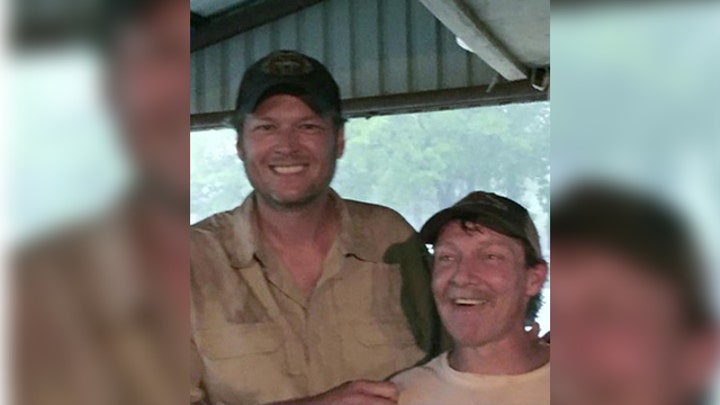 Blake Shelton to the rescue!