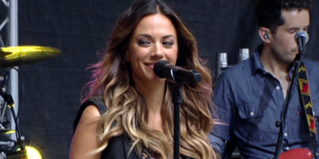 After the Show Show Jana Kramer performs Fox News Video