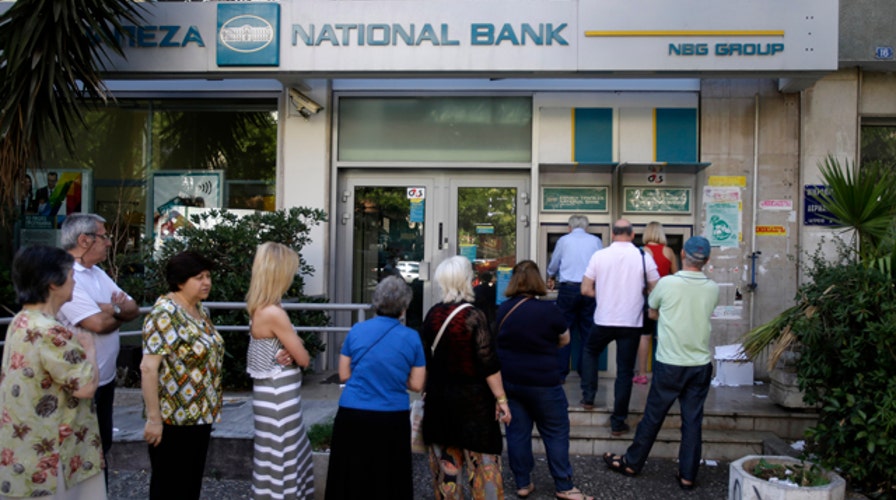 Greece considering last-minute deal before bailout expires