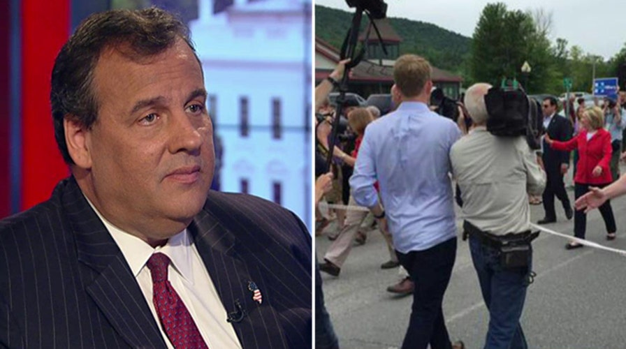Christie blasts 'outrageous' Clinton press rope line in NH