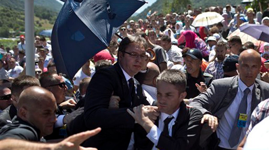 Thousands gather to mark 20 years since Srebrenica genocide 