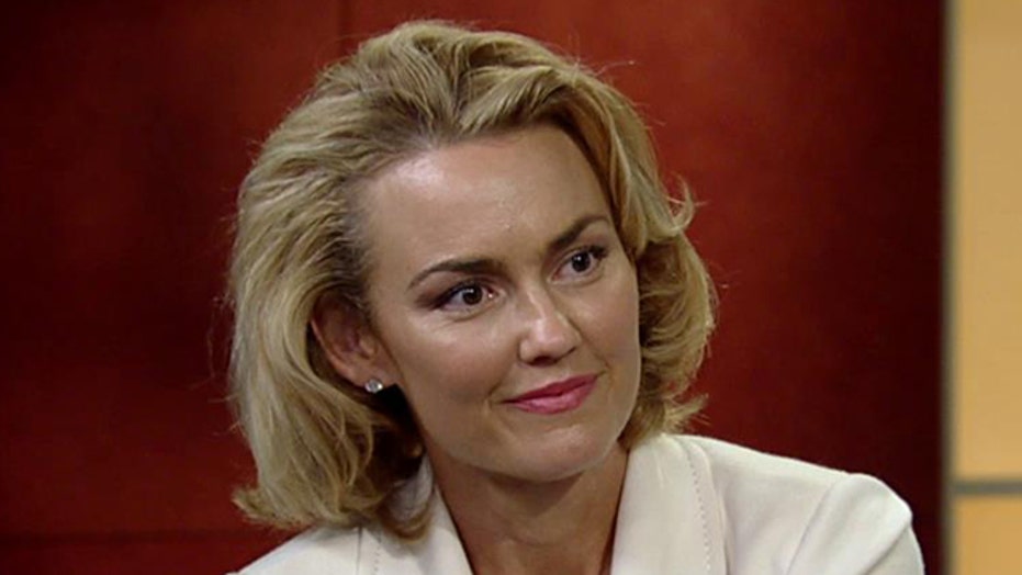 Actress Kelly Carlson Owning a firearm was life changing Fox News