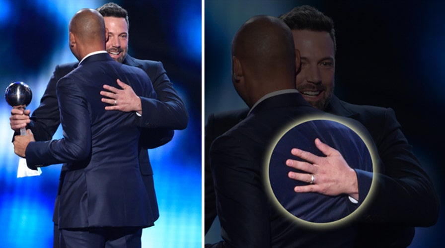 Ben Affleck still wearing wedding ring