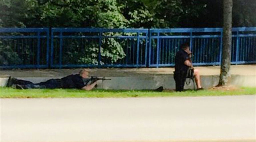 Officials: 5 victims in Chattanooga shootings