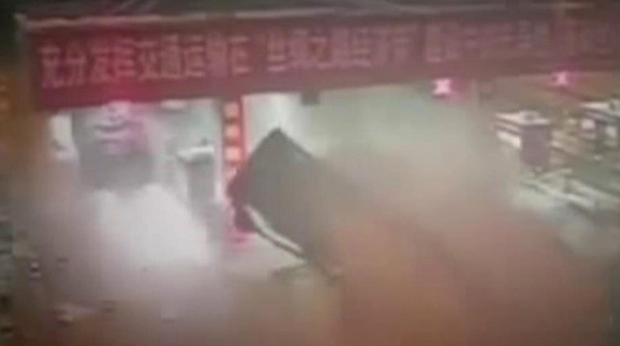 Truck vs. toll booth: Fruit litters road after scary crash