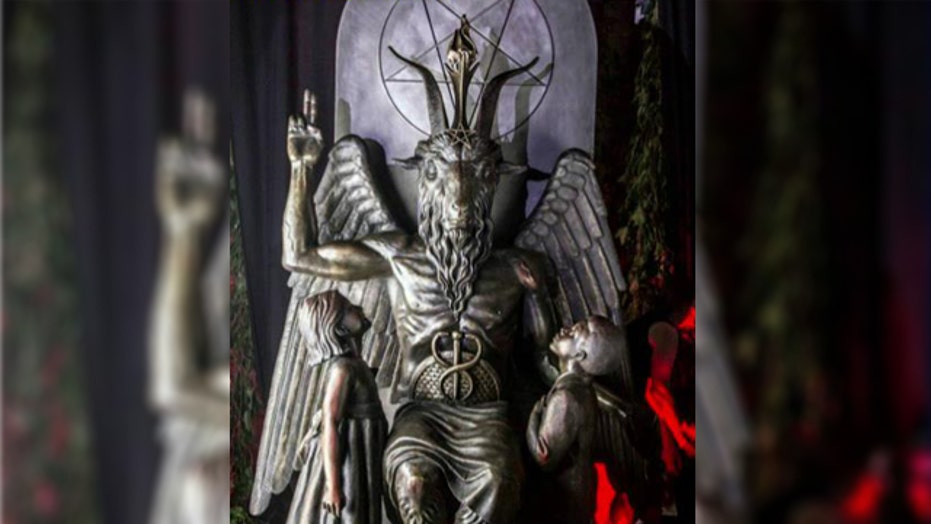 Hundreds Attend Mass To Protest Bronze Satan Statue In Detroit That Hundreds Lined Up To See 