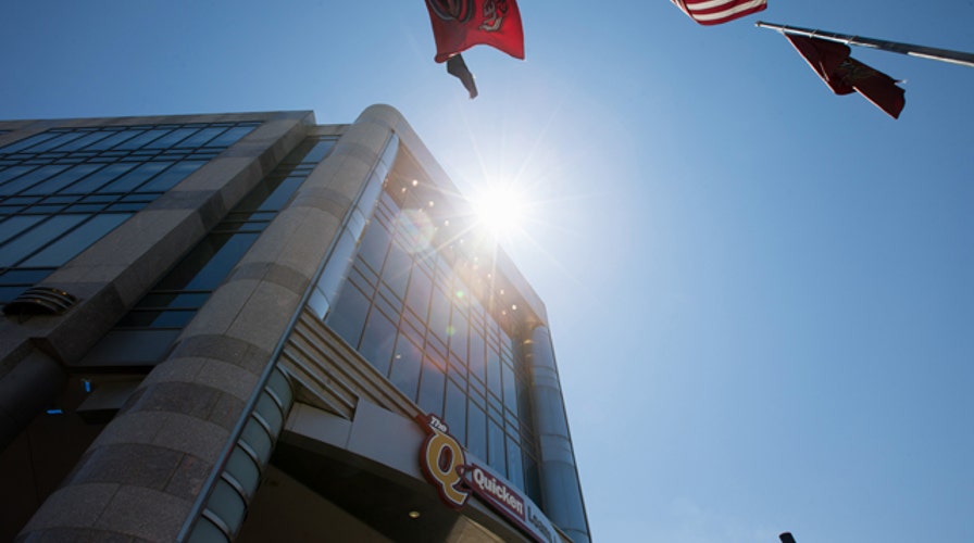 What are the 3 things a candidate needs to do to stand out?