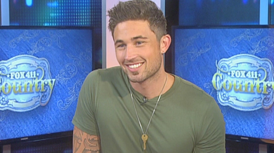 Michael Ray's debut single hits #1