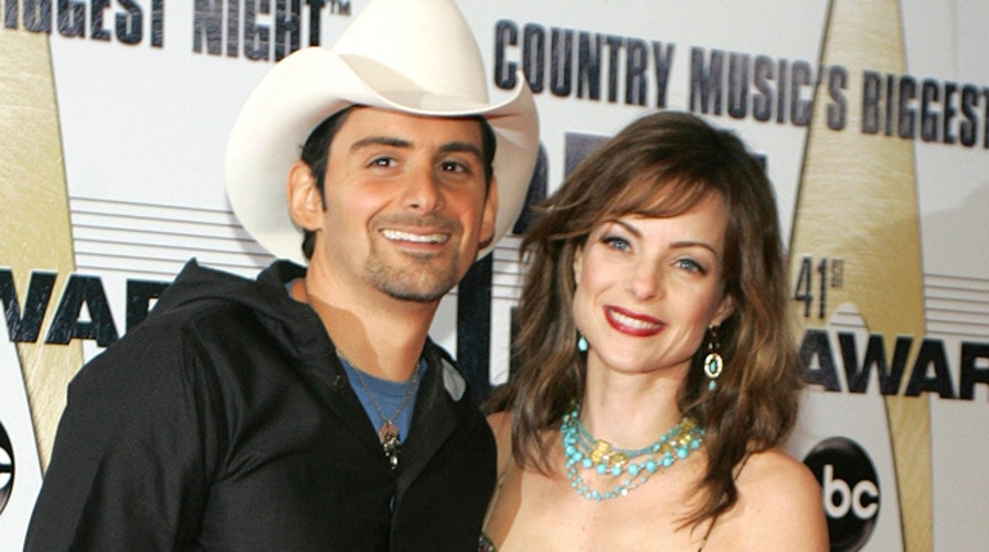 Kimberly Williams-Paisley Recalls Her Silly Vow Renewal Ceremony With Brad