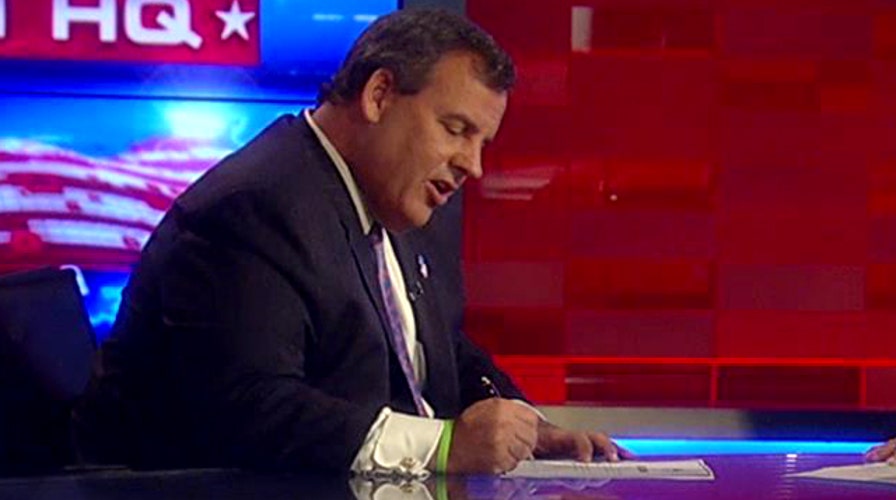 Christie signs RNC party loyalty pledge on ӣ����Ƶ