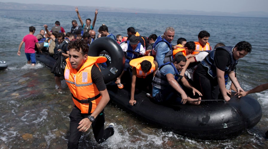 How can US help refugees without ISIS taking advantage?