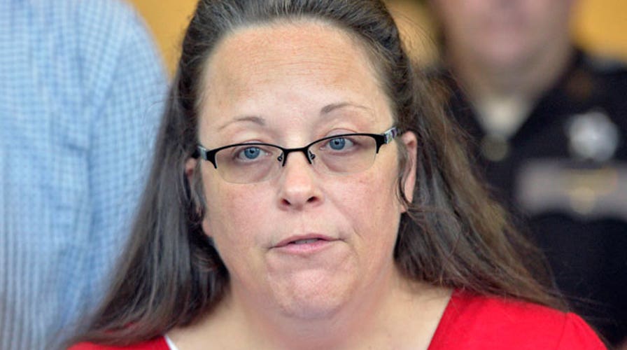 Kim Davis returns to work