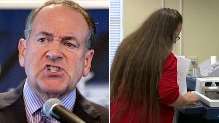 Mike Huckabee sounds off after Kim Davis returns to work