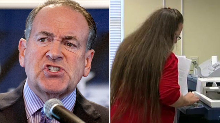 Mike Huckabee sounds off after Kim Davis returns to work