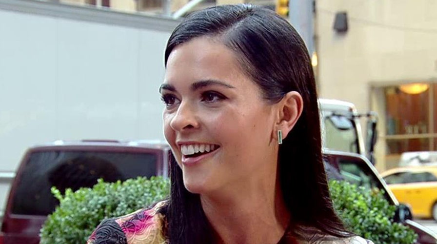 Cooking with 'Friends': Katie Lee's grandma's peach cobbler