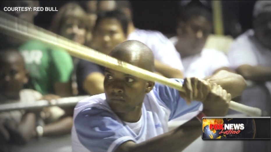 Vitilla, Dominican stickball using broomstick and bottle cap, starts