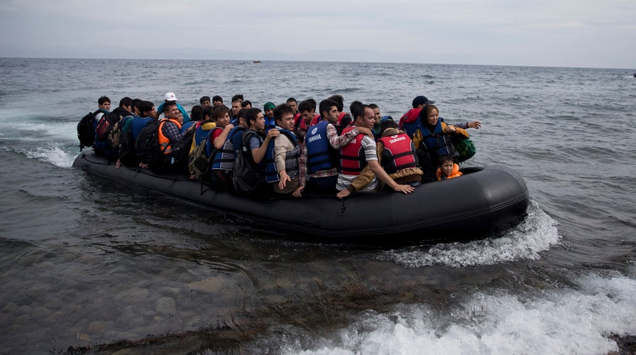 Syrian refugees brave dangerous seas to get to Greece