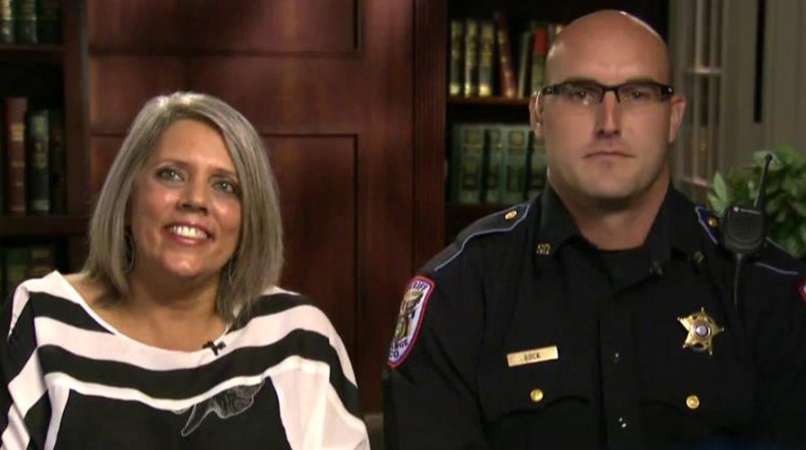 Waitress pays for cop's meal, receives $100 tip