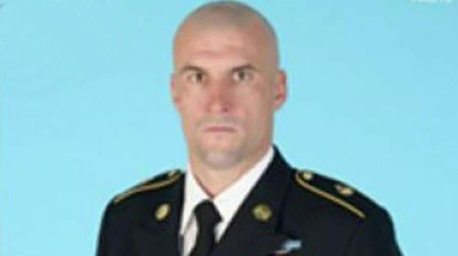 Army delays discharge of Green Beret