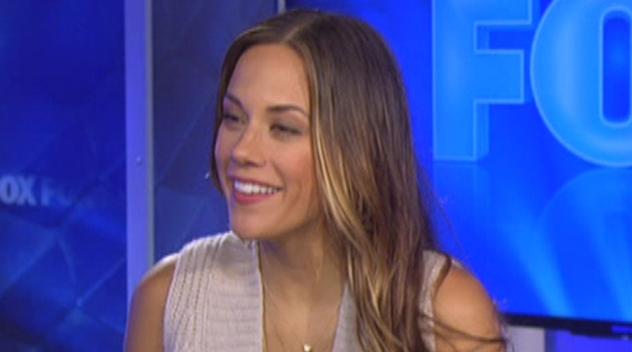 Jana Kramer talks new tunes, nausea and post-pregnancy plans