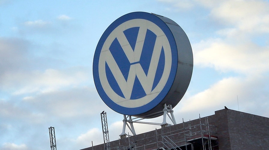 Volkswagen emissions crisis grows