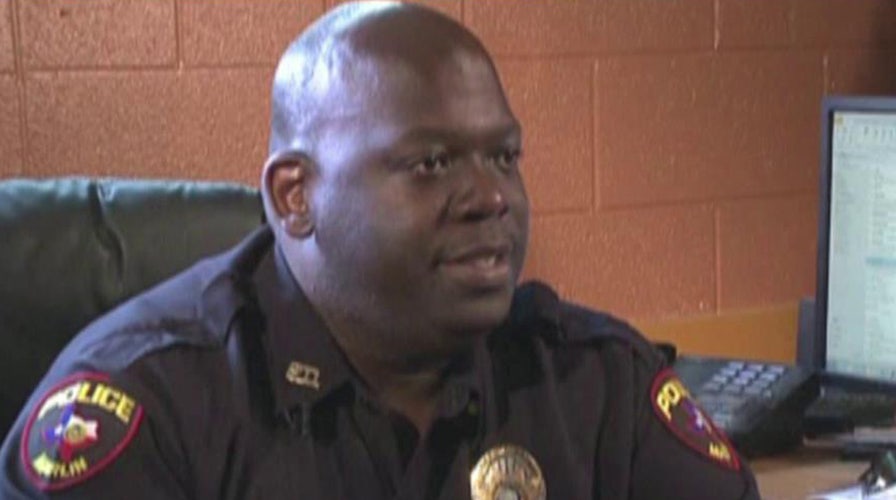 Texas police chief shot in the face at bar