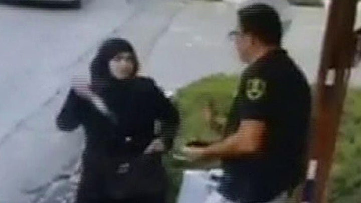 Palestinian woman attacks Israeli guards with knife