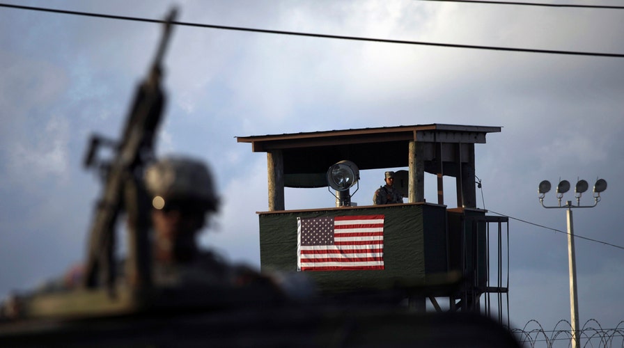 Obama to unveil plan to close prison at Gitmo