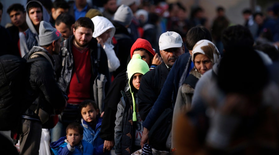 Despite Paris attacks, Obama says refugees still welcome 