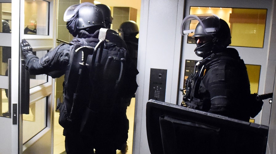 Report: Officials looking for 2nd fugitive in Paris attacks