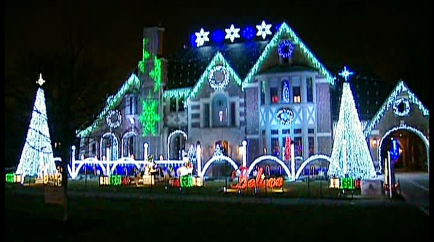 Christmas light show raises money for nation's heroes
