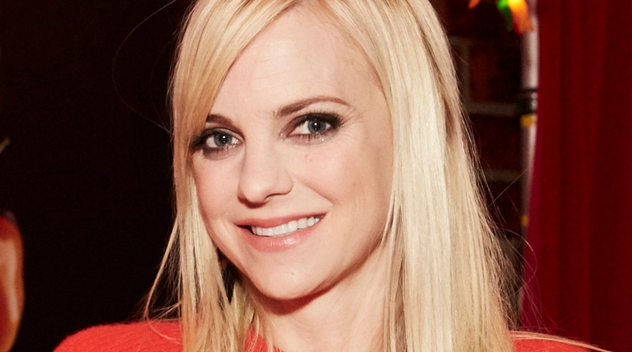 Anna Faris shares advice from her 'Mom': Be selfish in love