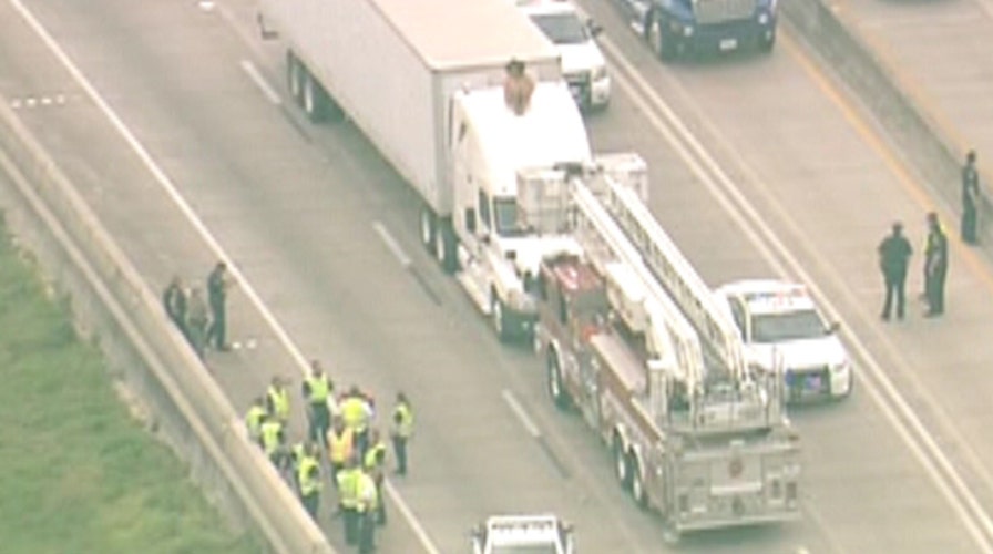 Naked woman brings traffic to standstill on Texas freeway
