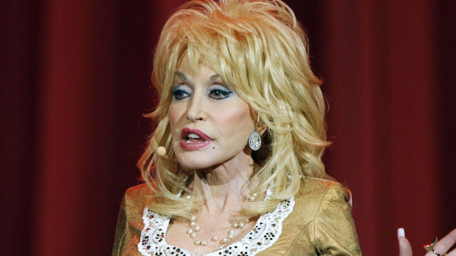 Dolly Parton There Ain T Much Real About Me But My Heart Fox News