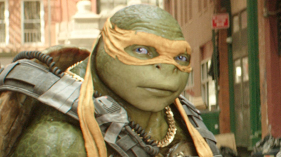 'Teenage Mutant Ninja Turtles 2' cast sing theme song