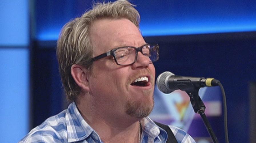 Pat Green sings 'Wave on Wave'