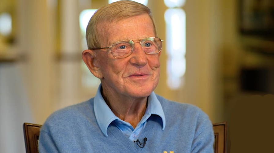 Lou Holtz stays positive after devastating fire