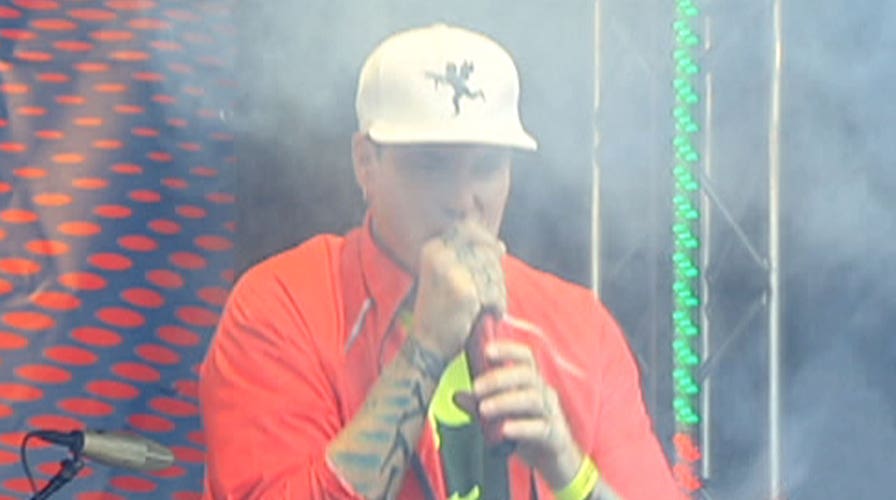 Vanilla Ice performs 'Ninja Rap'