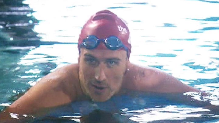 Ryan Lochte gets back in the pool