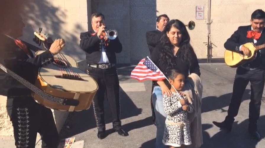 Mariachi accompanies Vegas voters to polls