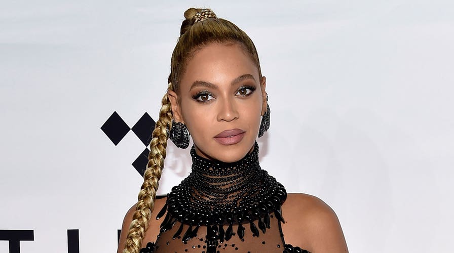 Fun and fashion on the Grammys red carpet